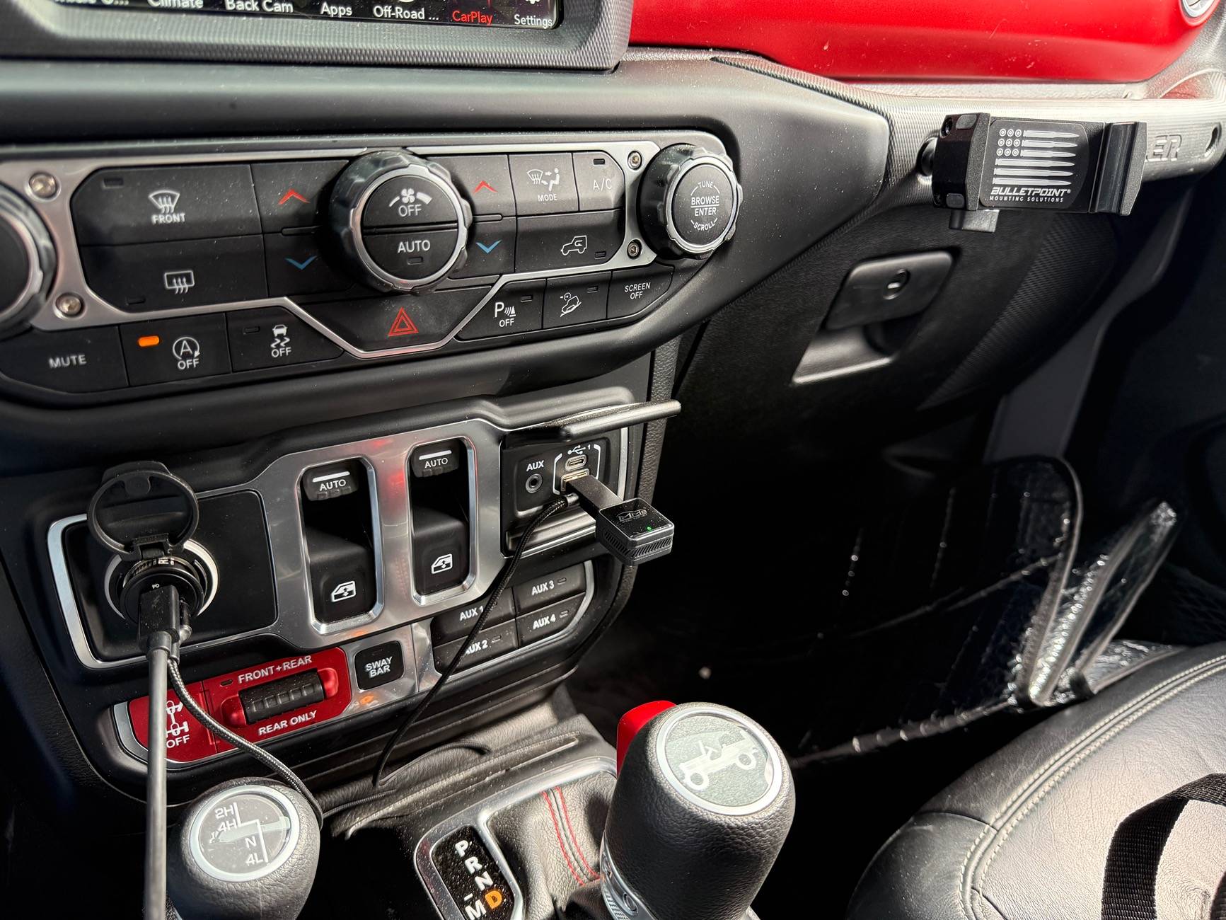Jeep Wrangler JL Wireless CarPlay adapters IMG_0278