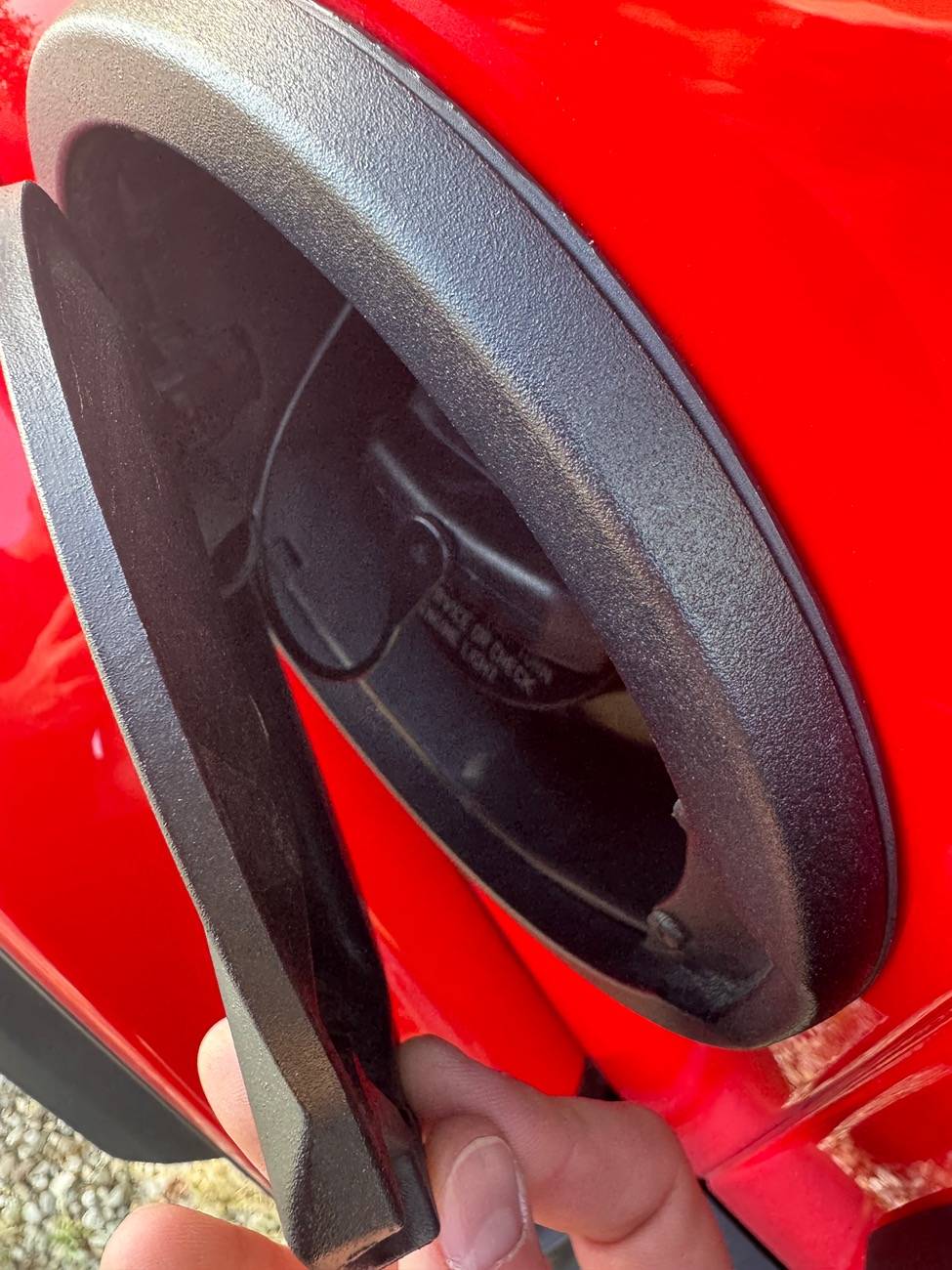 Jeep Wrangler JL Dumb question...fuel cap door IMG_5402
