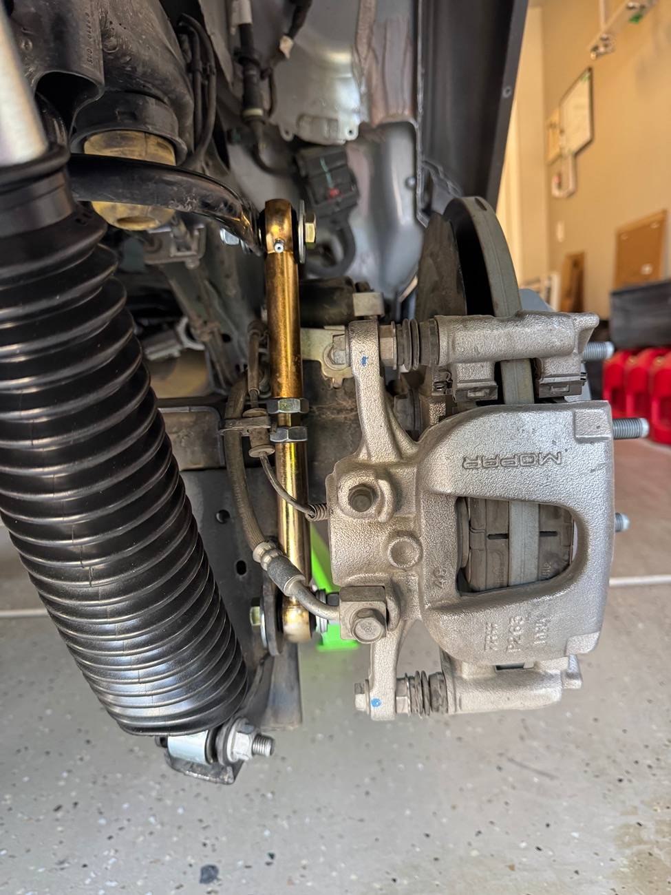 Jeep Wrangler JL Rear Sway Bar Link Install Help IMG_9554