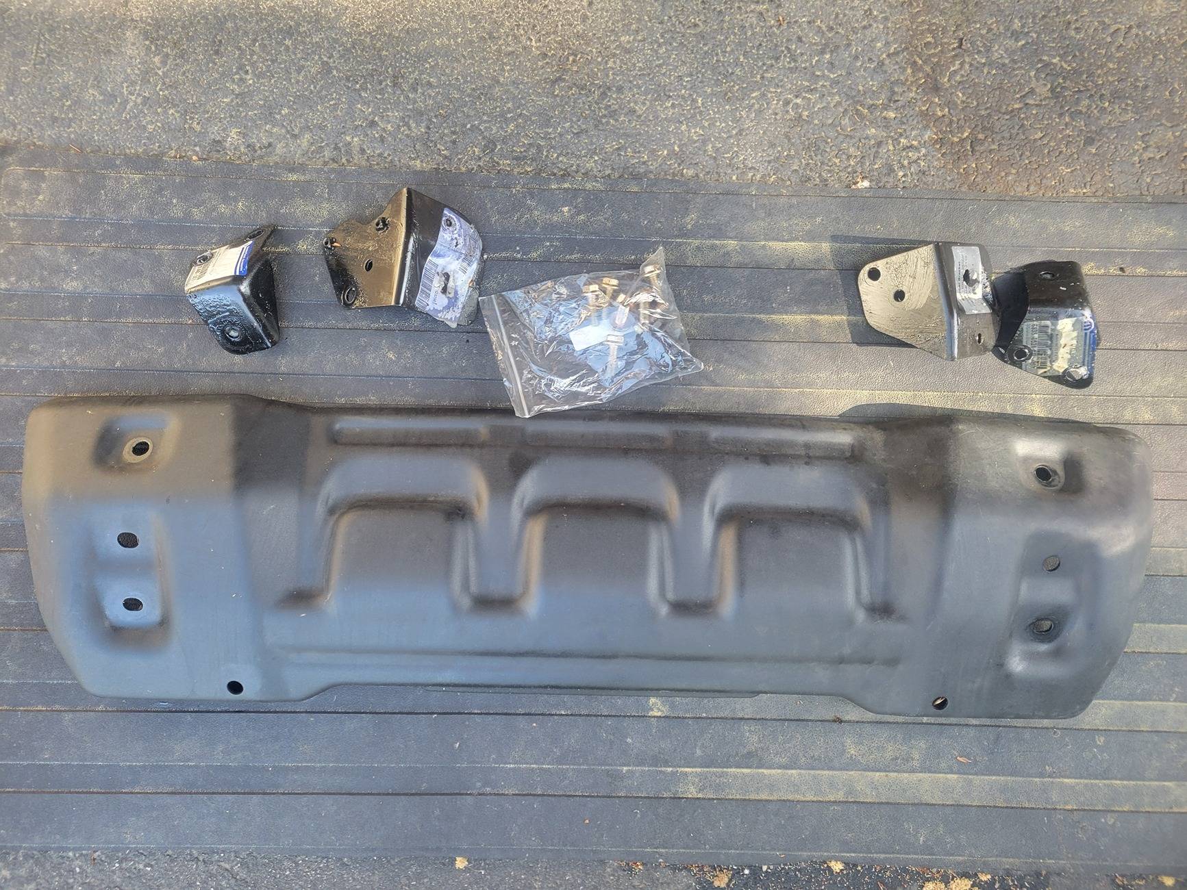 Jeep Wrangler JL OEM Rubicon Front Skid Plate with Brackets 20250427_093234