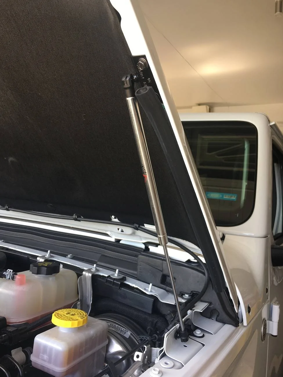 Jeep Wrangler JL Fix broken prop bar for hood IMG_7898