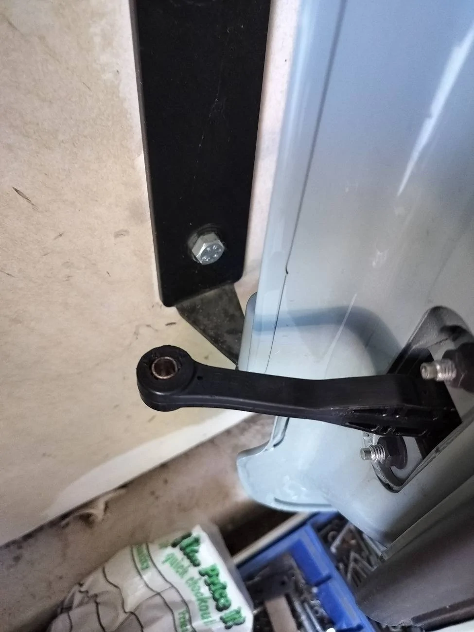 Jeep Wrangler JL Review: Tooless door detent removal bracket 1000004427