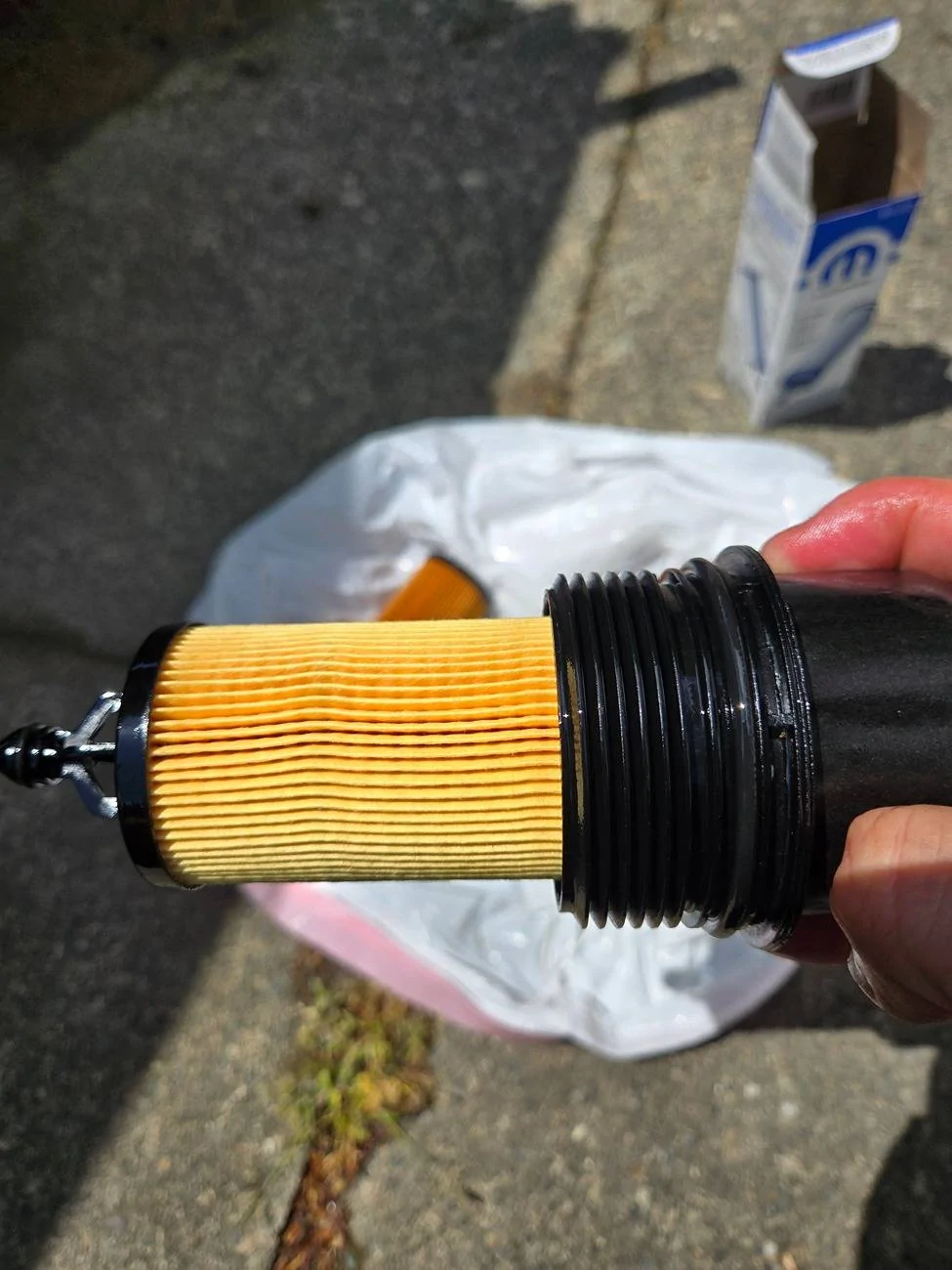 Jeep Wrangler JL Tiny leakage from around oil filter thingy 20250517_131410