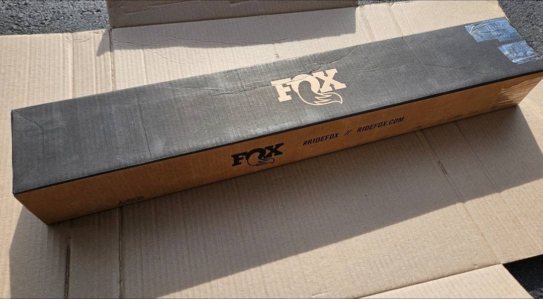 Jeep Wrangler JL Fox Performance 2.0 Through Shaft Stabilizer Screenshot_20250517_222356_Gallery