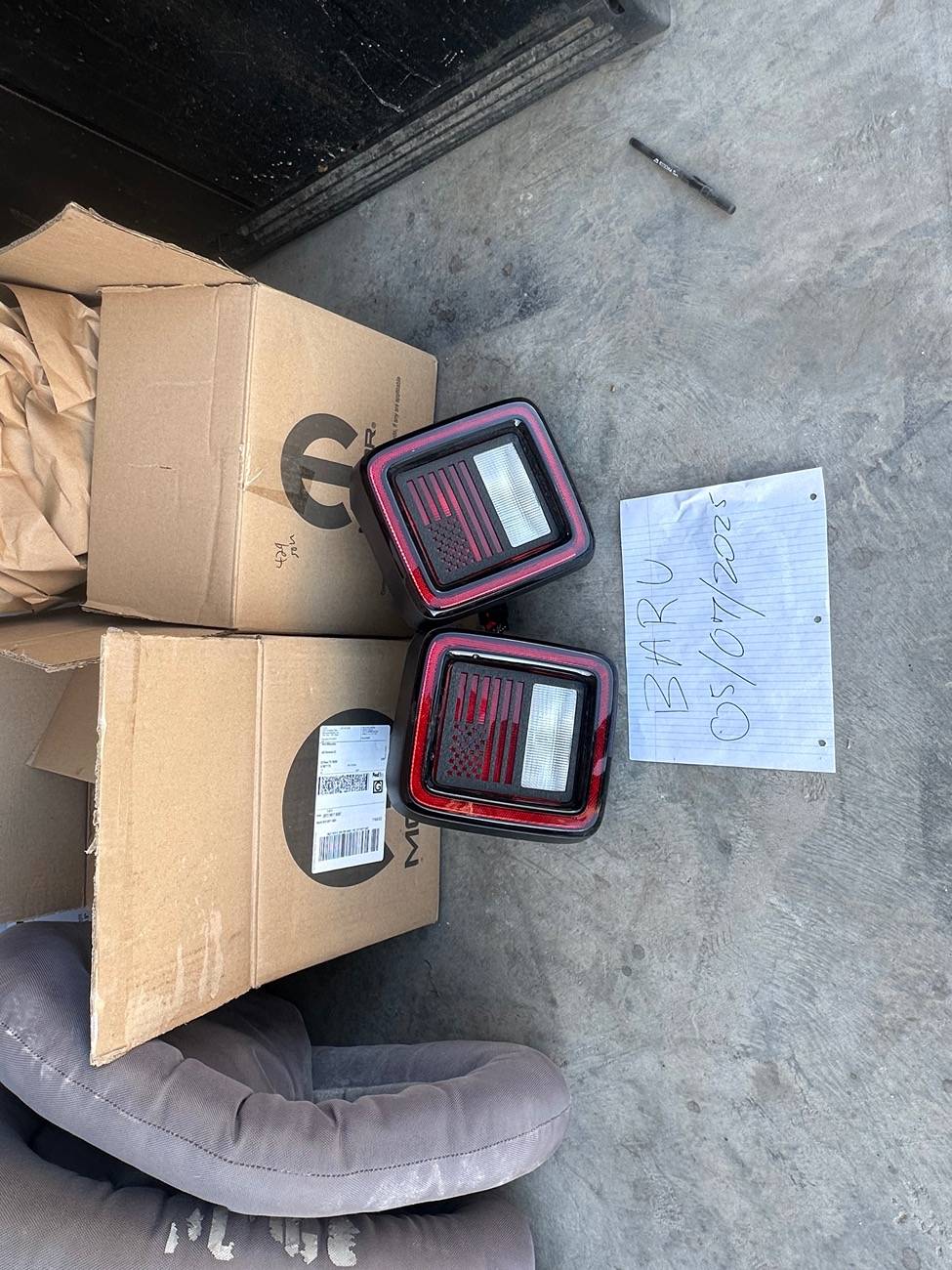 Jeep Wrangler JL OEM Taillights Halogen IMG_3334
