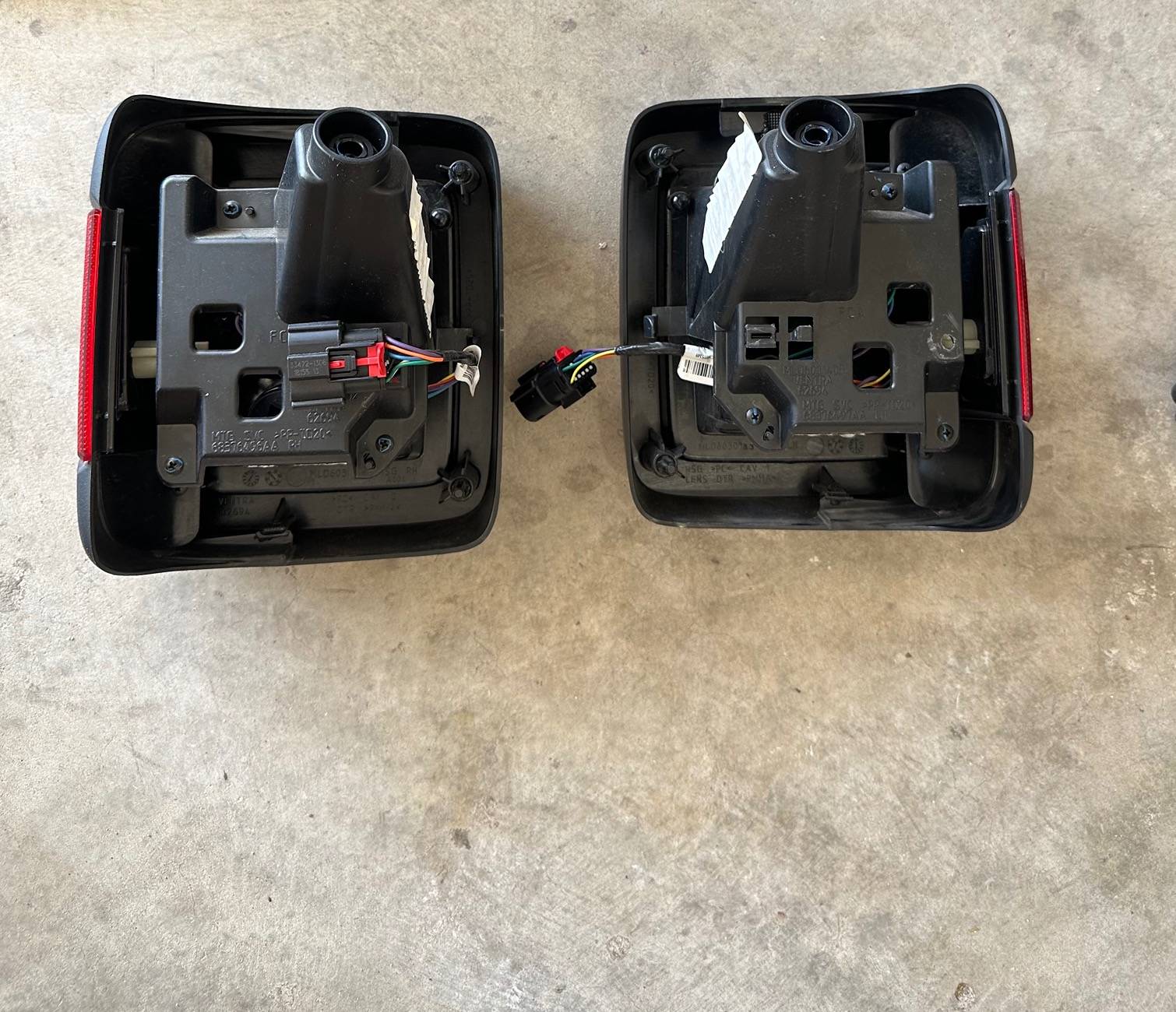 Jeep Wrangler JL OEM Taillights Halogen IMG_3151
