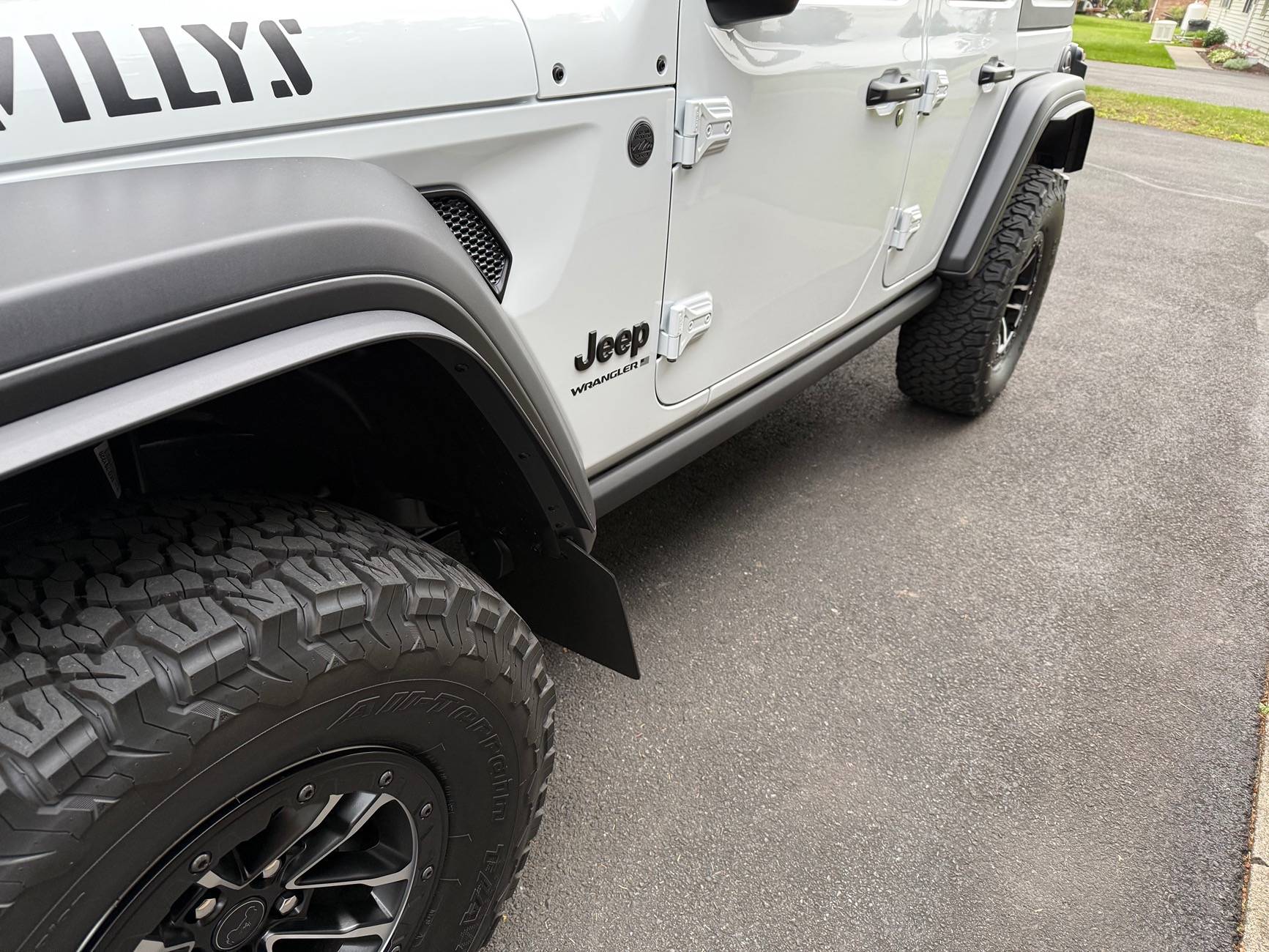 Jeep Wrangler JL Do Rally Armor Mud Guards work with the Xtreme 35 package? IMG_1160