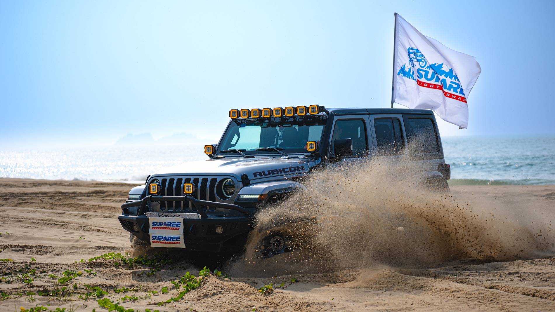 Jeep Wrangler JL Hyper 5 Off-Road Lights: Unexpected Beach Adventures and Road Trips 1748601850434-er