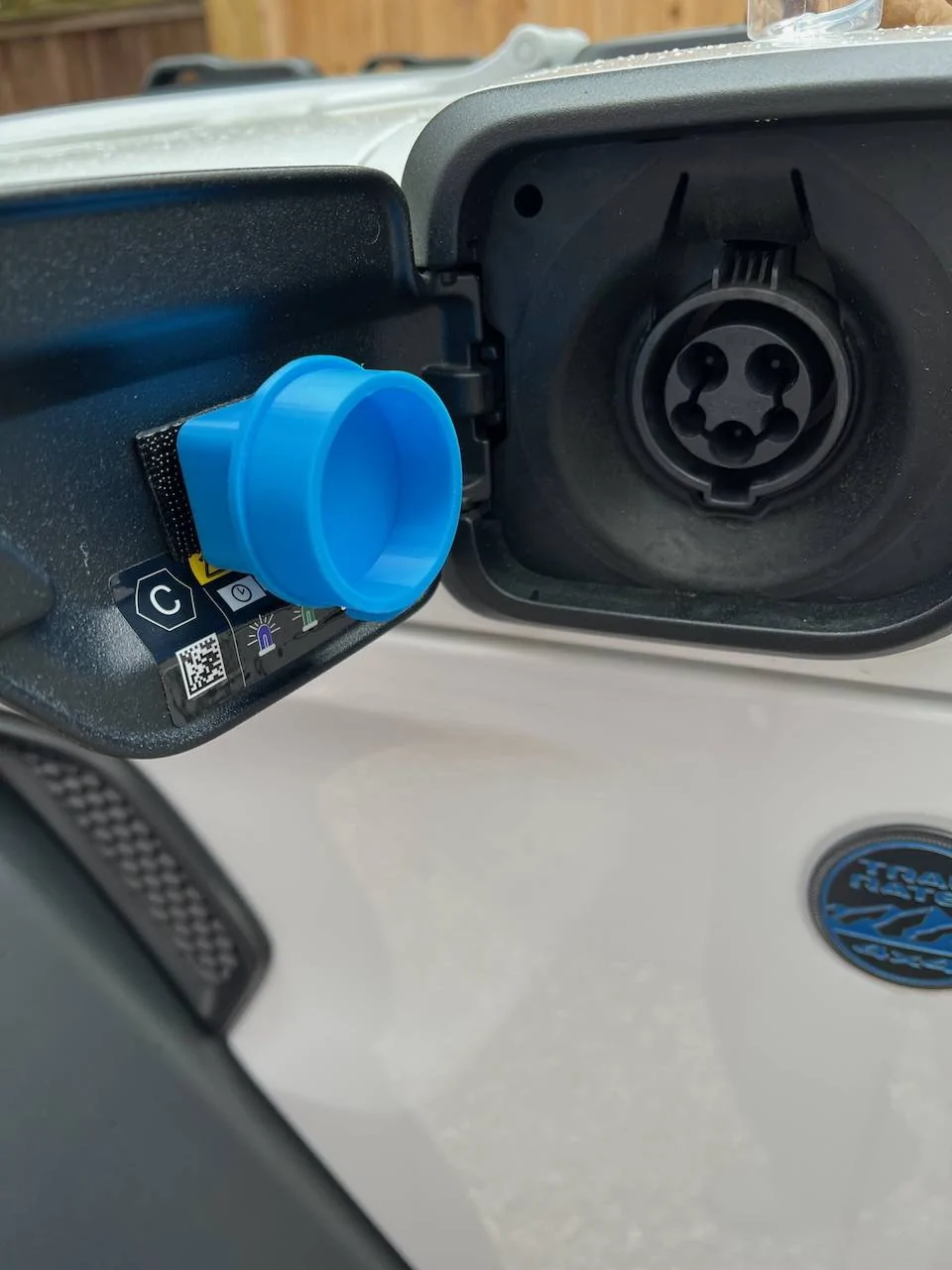 Jeep Wrangler JL Mopar order number for charge port dust plug IMG_1099
