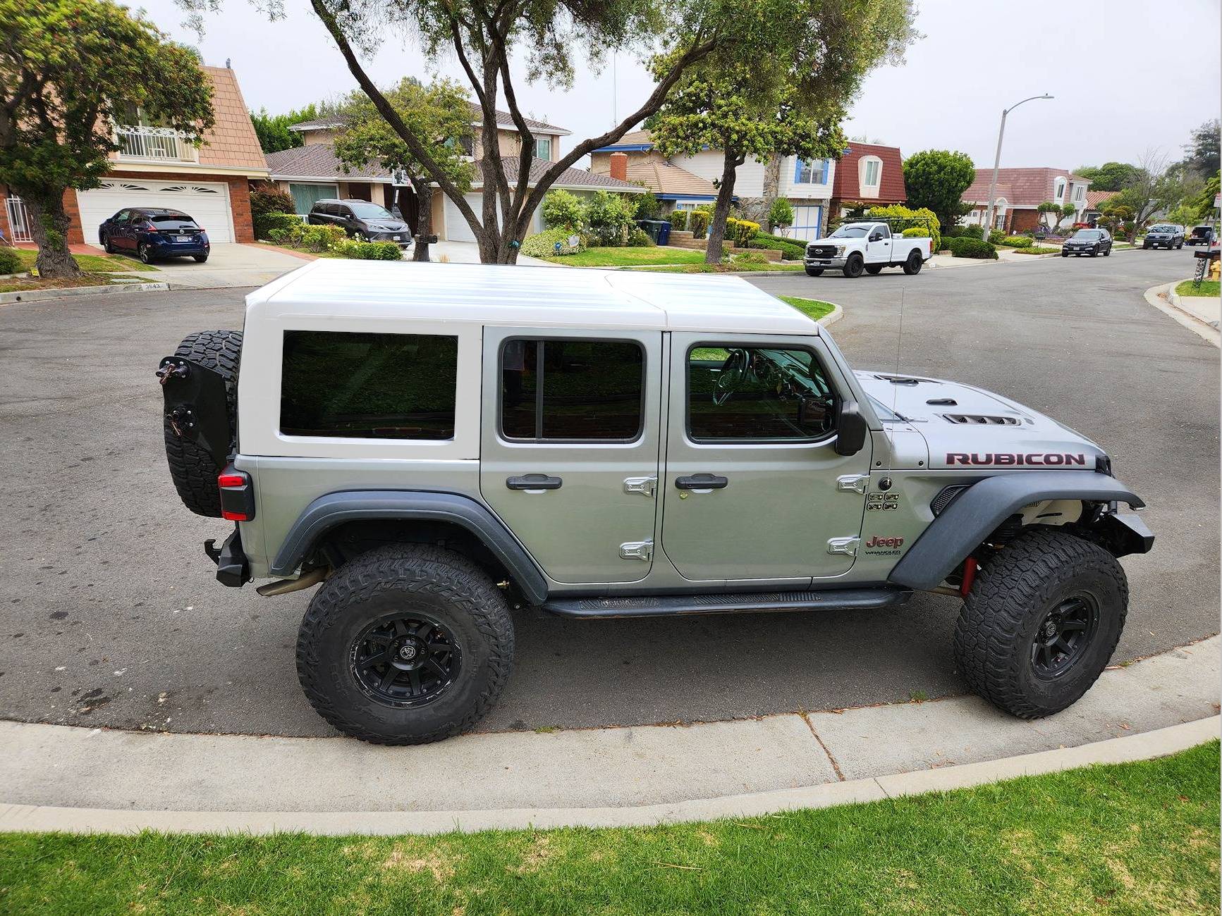 Jeep Wrangler JL Photoshop assist for an ol timer white to