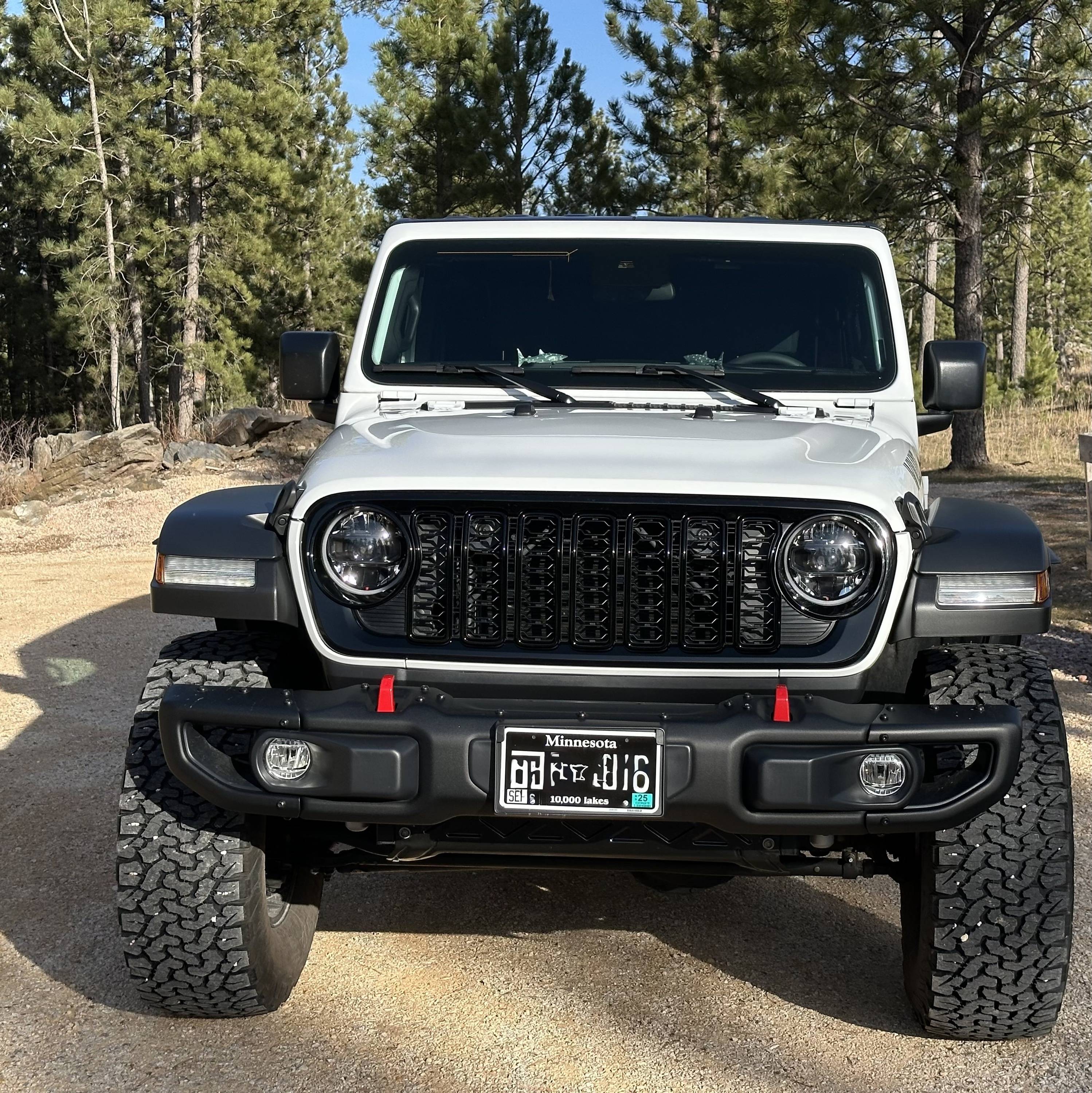 Jeep Wrangler JL 2025 Willys plastic front bumper BogSzjK