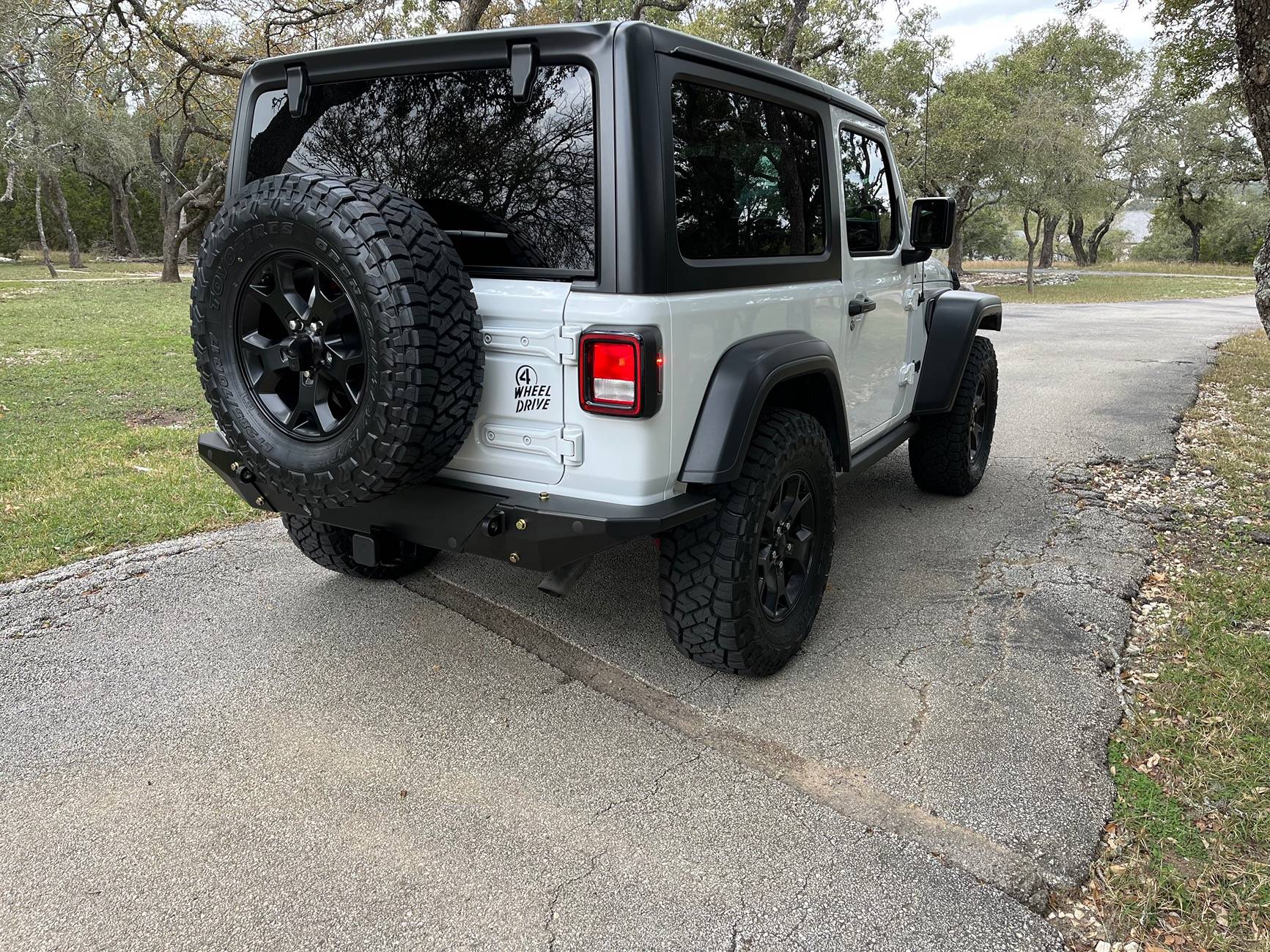 Jeep Wrangler JL 2025 Willys plastic front bumper IMG_2313