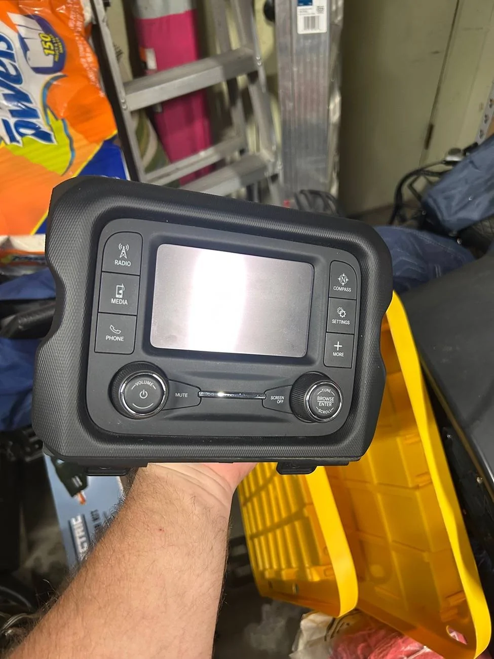 Jeep Wrangler JL NO audio after aftermarket amp install error IMG_9397