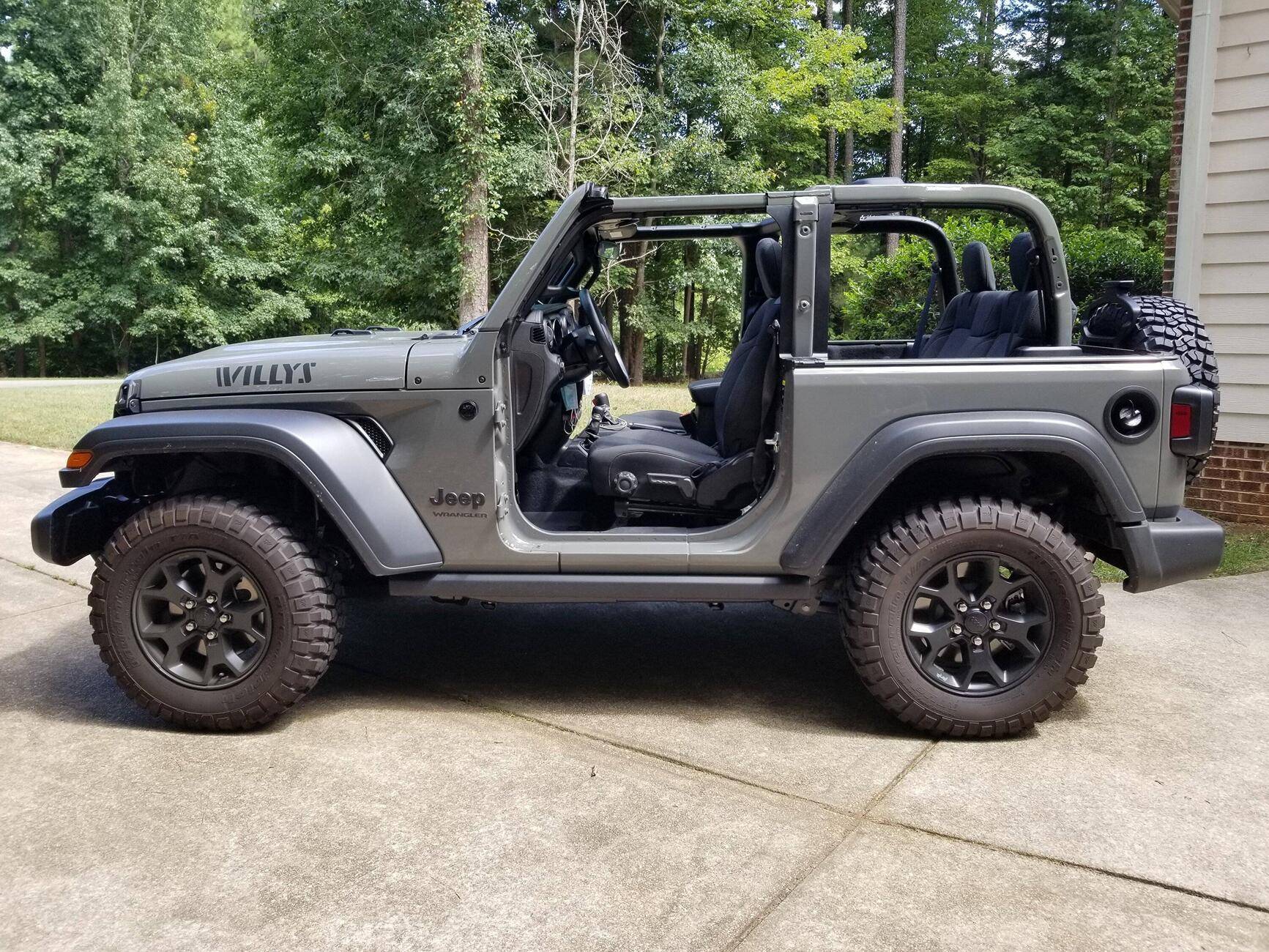Jeep Wrangler JL Tops off 2 door pics! 1749445007929-g8
