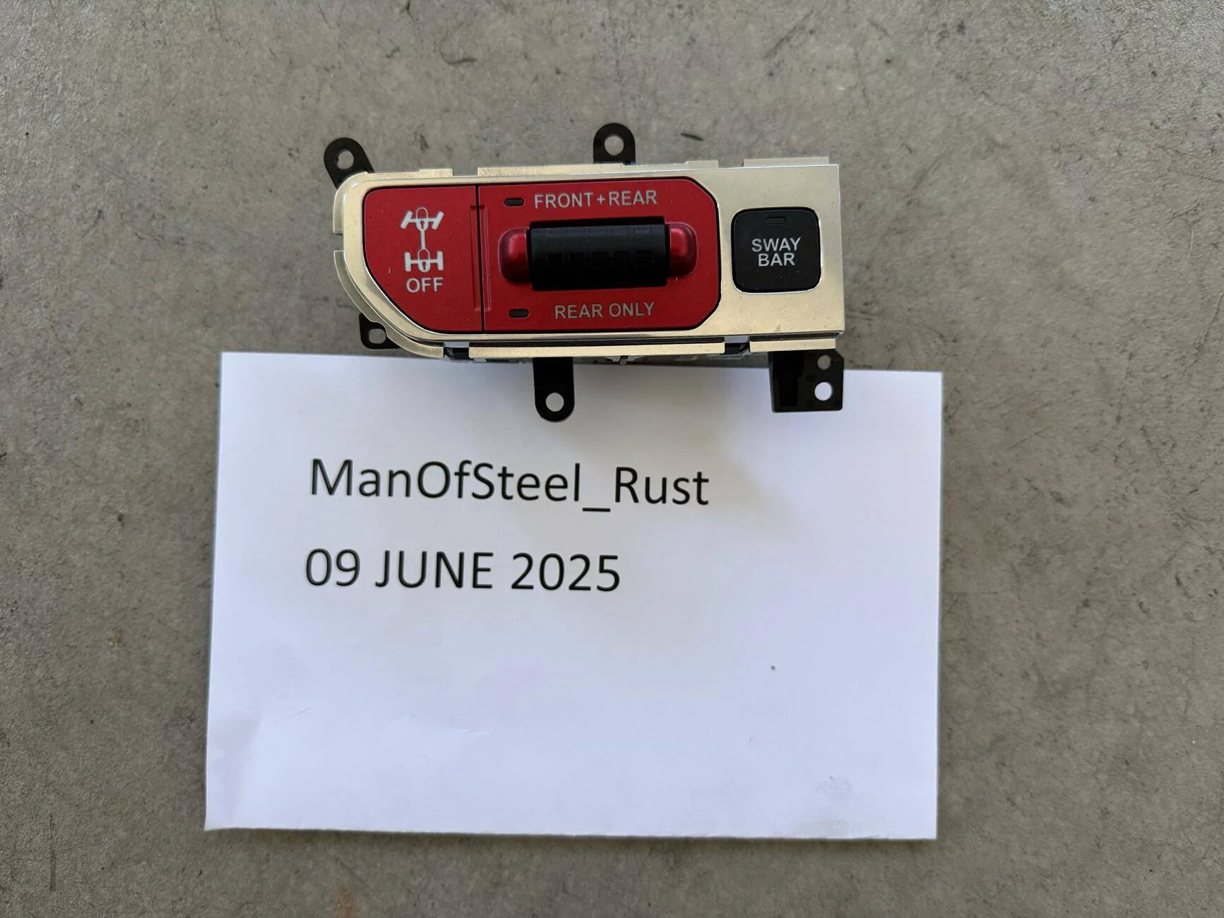 Jeep Wrangler JL OEM Rubicon switch panel tempImageoulBBc