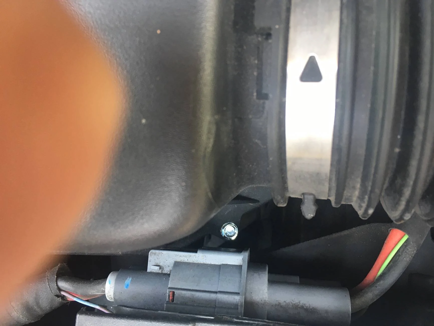 Jeep Wrangler JL Air box screw needed 4