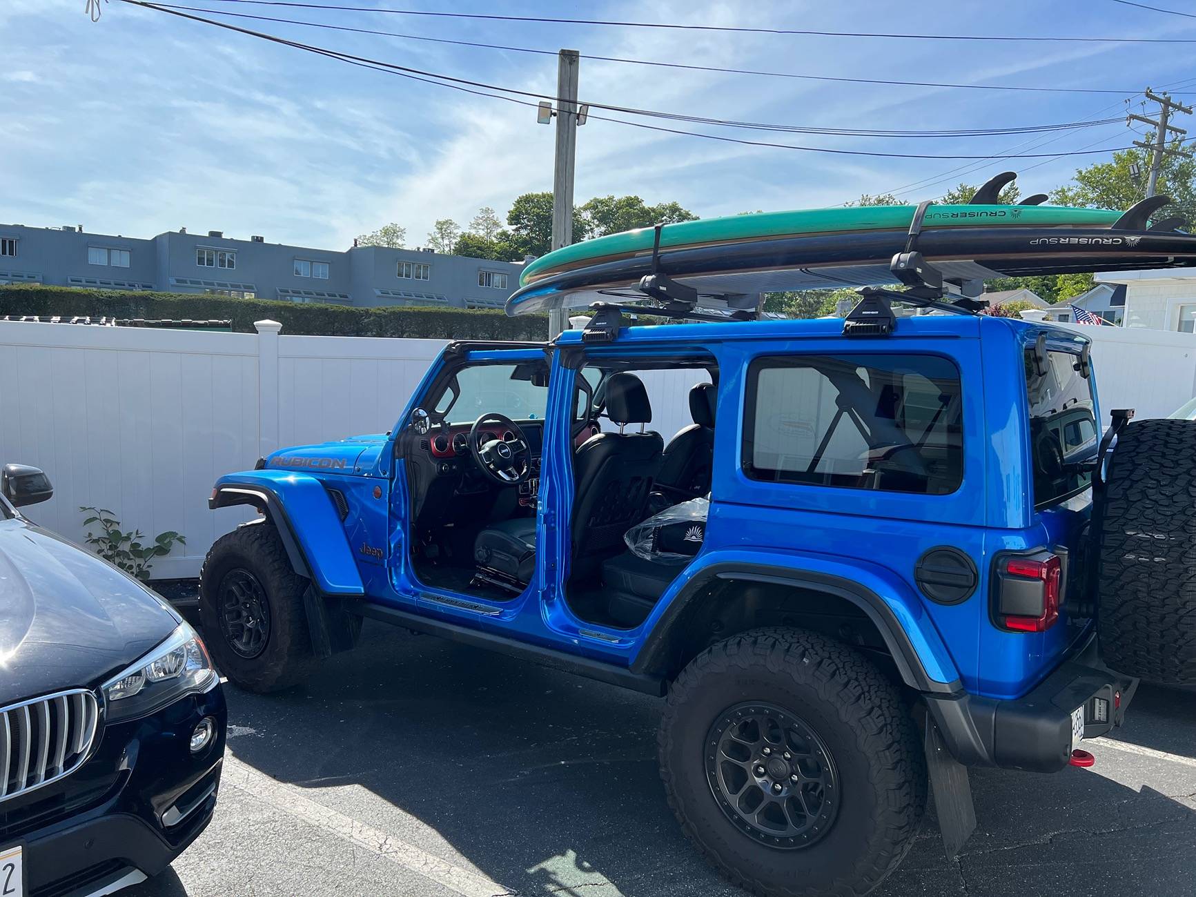 Jeep Wrangler JL Rooftop cargo box that doesn't interfere with Freedom Panels? IMG_2154