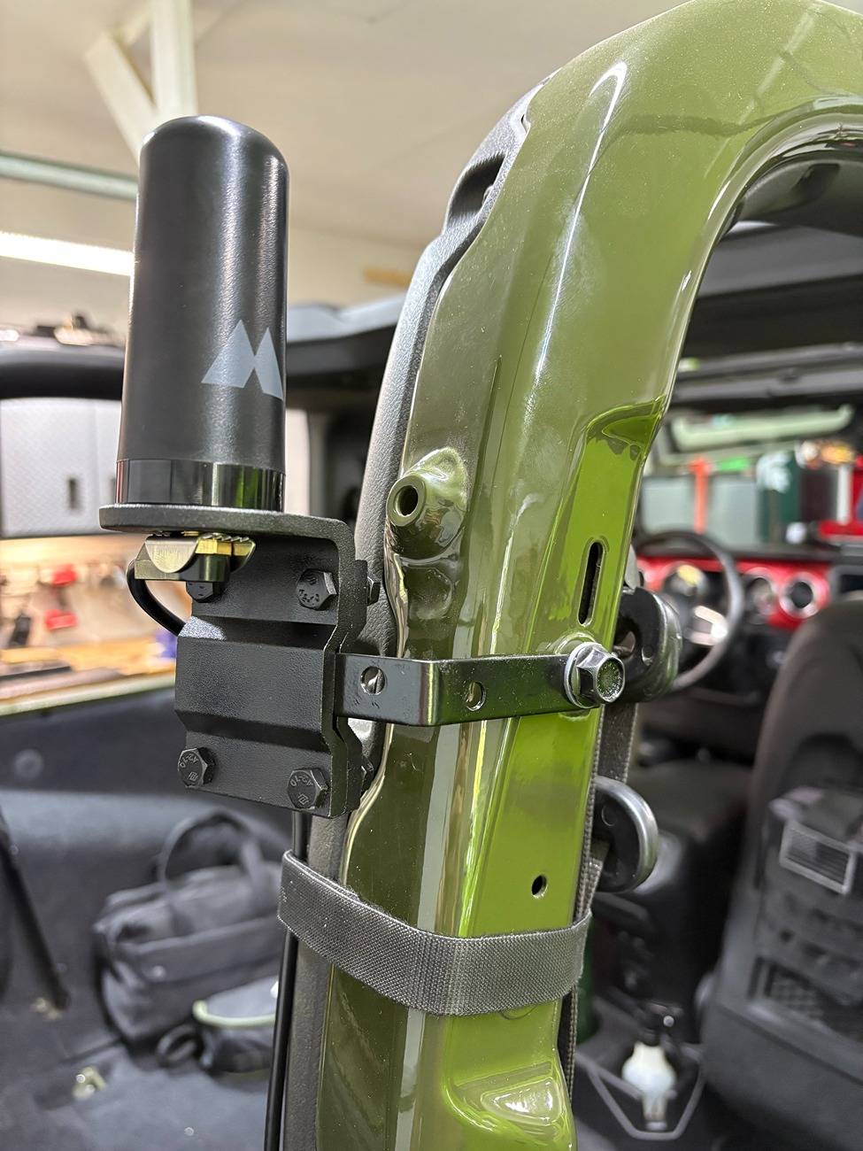 Jeep Wrangler JL GMRS antenna mounting IMG_0037