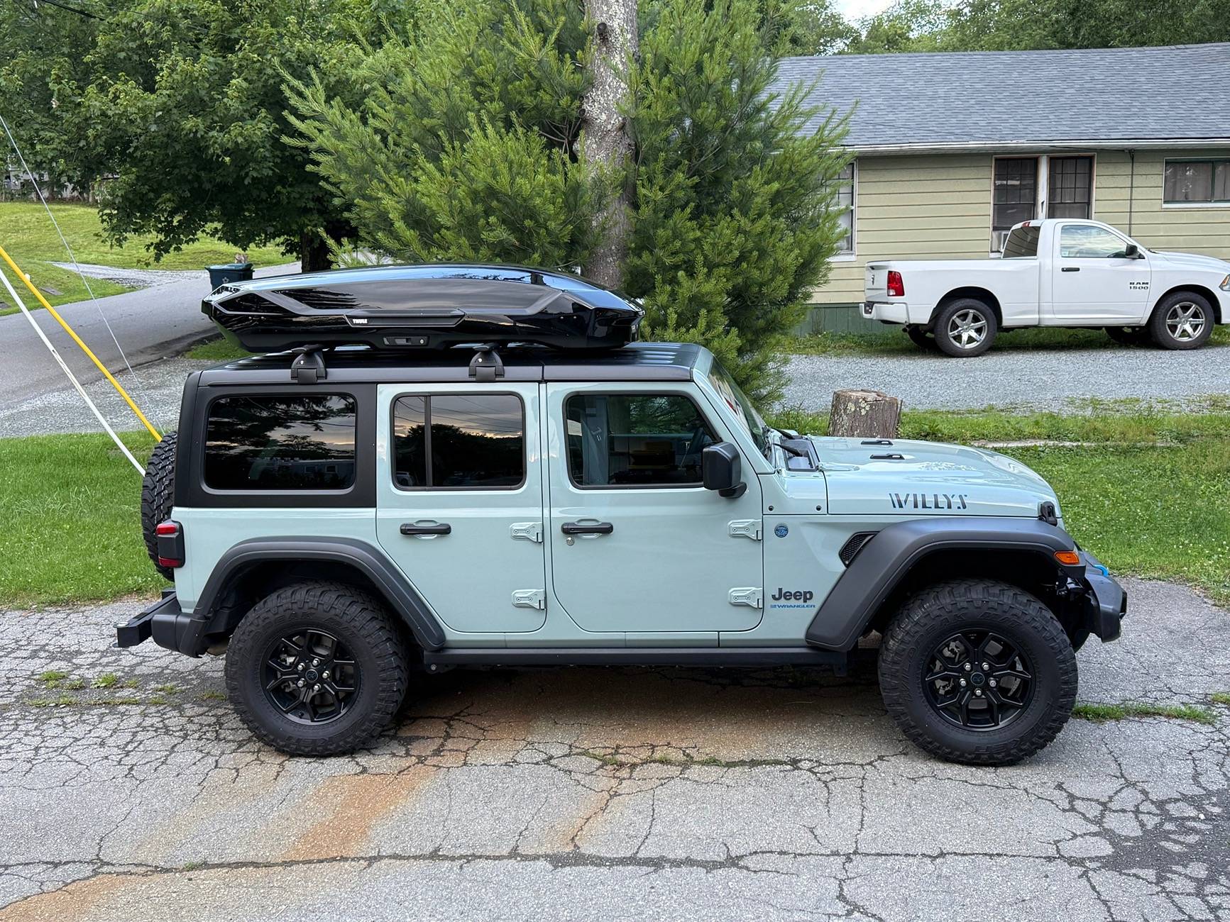 Jeep Wrangler JL Rooftop cargo box that doesn't interfere with Freedom Panels? IMG_0225