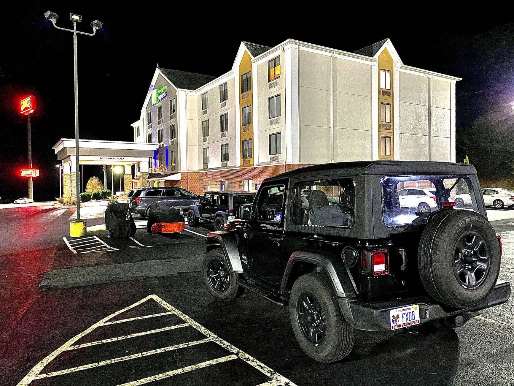 Jeep Wrangler JL What  are your camping setups? hotel