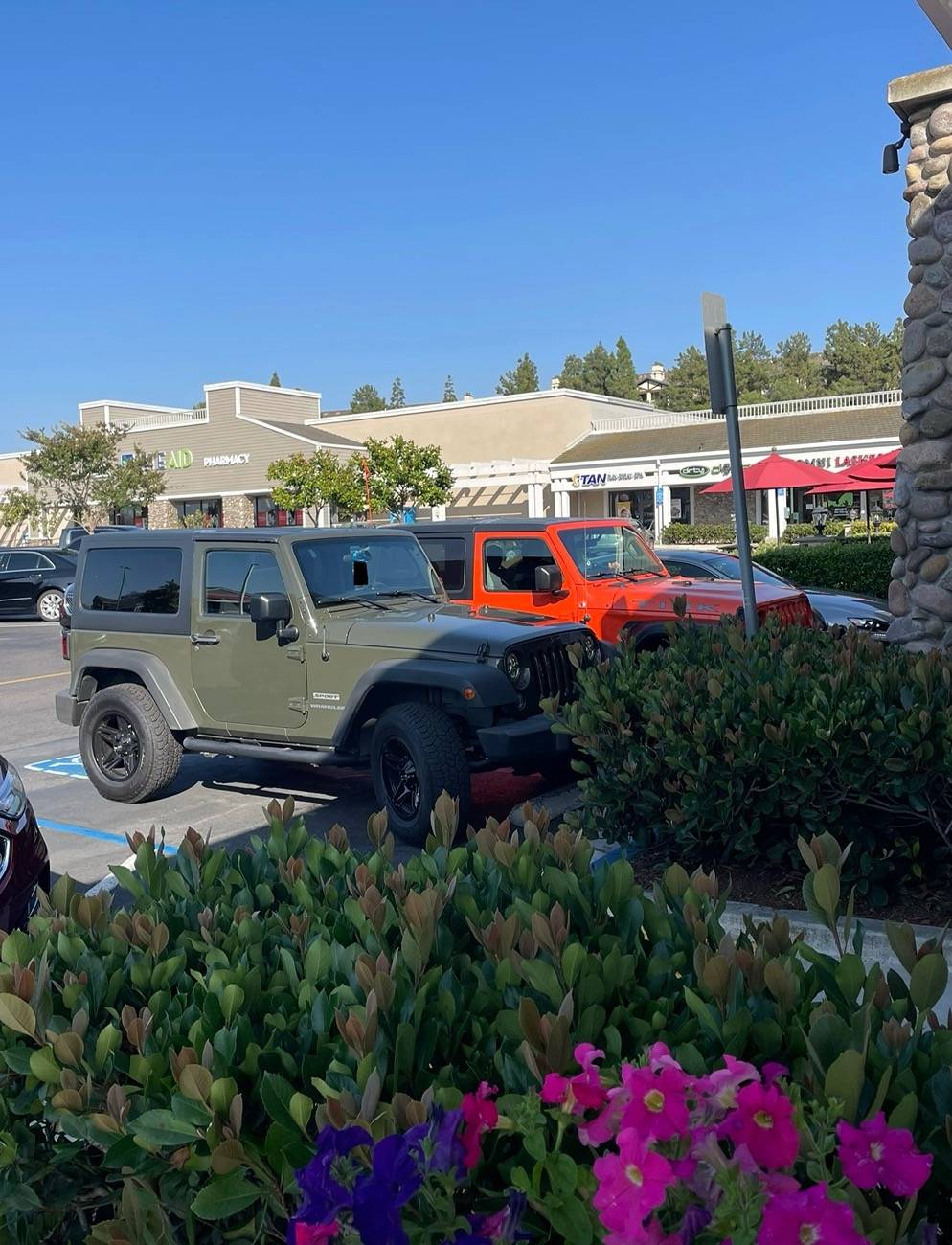 Jeep Wrangler JL Jeeps parking next to Jeeps... post yours! IMG_6303