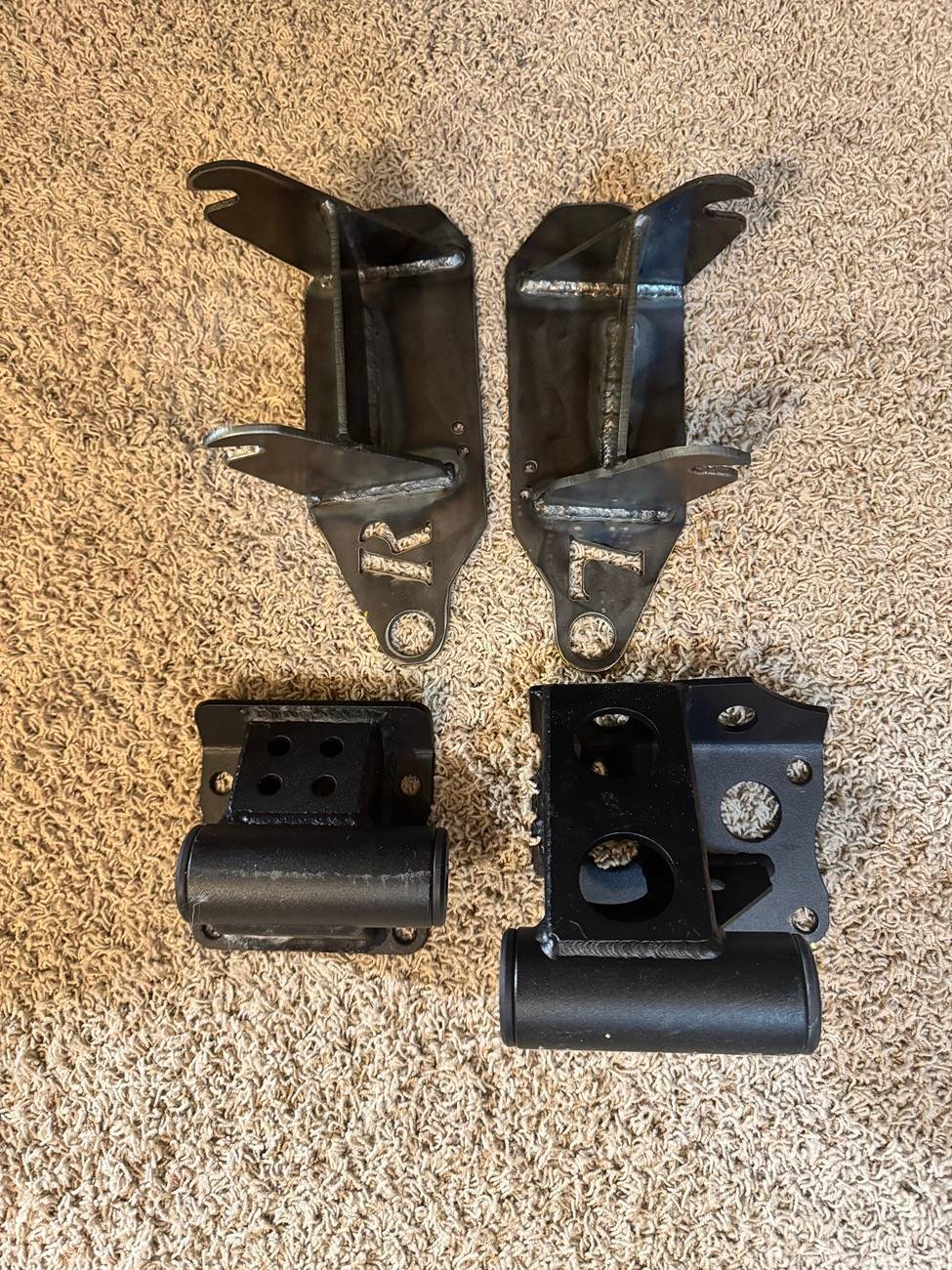 Jeep Wrangler JL Engine mounts for a 6.4 or 5.7 engine swap IMG_7137