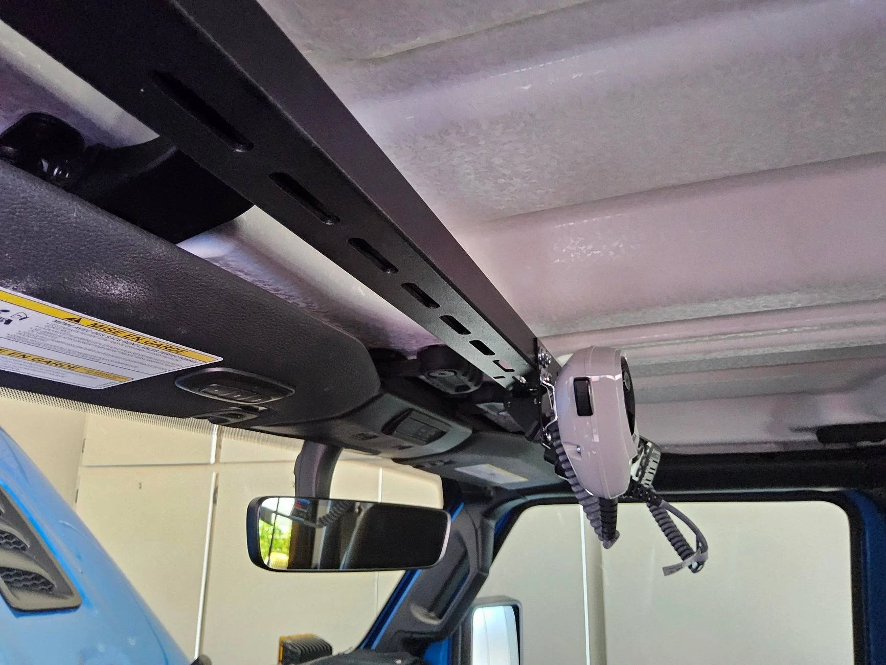 Jeep Wrangler JL Cb Installation Part 2 with the sky touch top. 20250622_162056