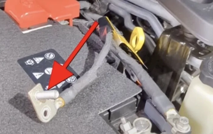 DIY How-to: Take the Aux Battery Offline and Disable ESS