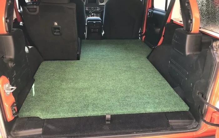Simple, practical (Goose-Gear-like) platform.