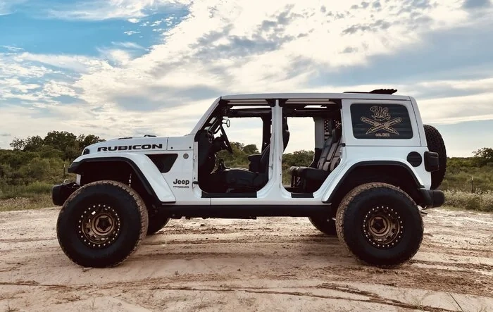 Happy Fri-yay!!! Let's see those naked (JEEP) photos! **Warning: No Nudity allowed**