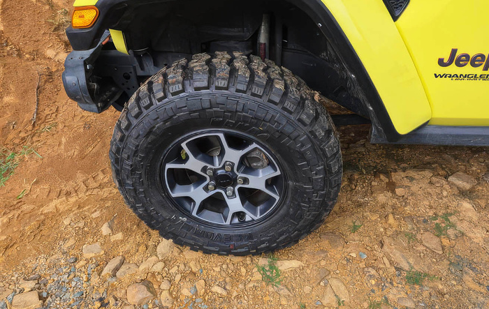 Simpletire giveaway: 35x10.50x17 Kenda Klever M/T2 tires pics and experience