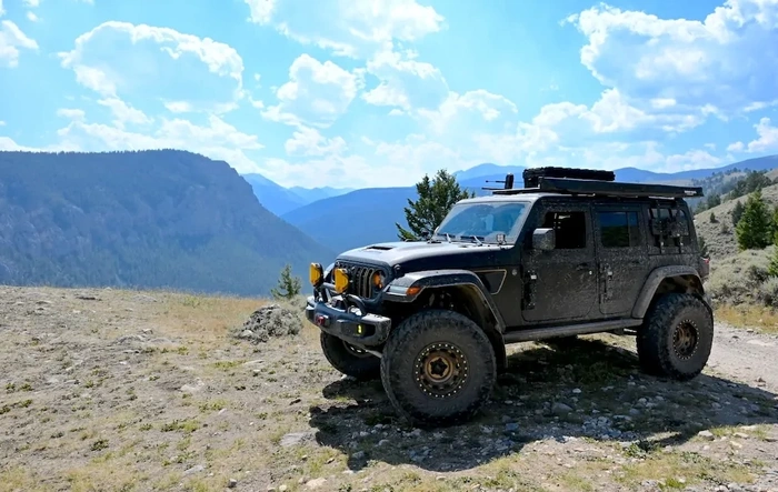 Jeep 392 Overland:  Montana BDR