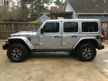 Jeep Wrangler JL Houston area lift installation EAC5C93B-1F43-4062-A5BE-4626224EAD76