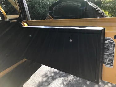 Jeep Wrangler JL Tuffy tailgate lockbox anyone installed on yet? Installed Box