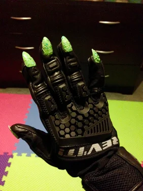 glove-1.webp
