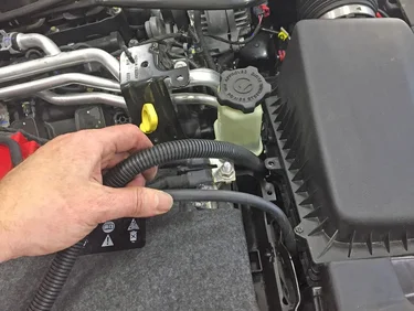 Jeep Wrangler JL WARN JL Rubicon Winch Mount Plate and Zeon 10-S Install Route-Cabl