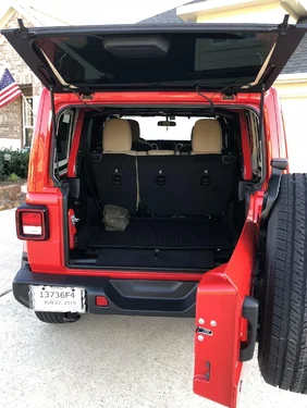 Jeep Wrangler JL Sahara The Luxury Model?....Almost 09746180-DF9A-4DF7-BC19-3CC541FDB65F