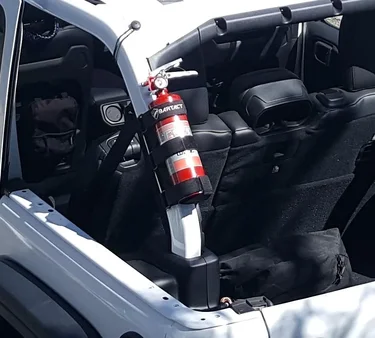 Jeep Wrangler JL JLUR Fire Extinguisher 20180512_104205 f