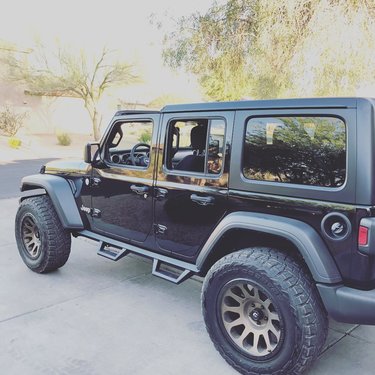 Jeep Wrangler JL Rough country side steps F69B2EB9-B6CD-4E4C-98B5-DF4FC2C0F85C