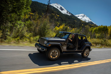 Jeep Wrangler JL Official: 2018 Jeep Wrangler JL Specs, Info, Wallpapers... jp018-040wr9sevcvjfrnri8l5ku9nhedbud-1