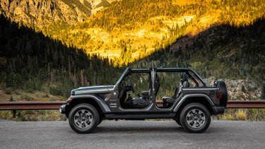 Jeep Wrangler JL Official: 2018 Jeep Wrangler JL Specs, Info, Wallpapers... jp018-046wrvknsmt33uribconvi9411h0r0s-2