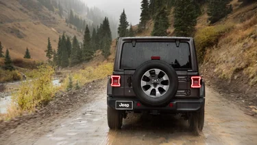 Jeep Wrangler JL Official: 2018 Jeep Wrangler JL Specs, Info, Wallpapers... jp018-064wr8tdr6pgs4it8s66509c6s10iaa-2