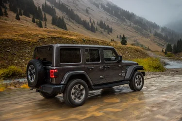 Jeep Wrangler JL Official: 2018 Jeep Wrangler JL Specs, Info, Wallpapers... jp018-065wrq8tnvtcktsg1s1n5dg09hvd0il-1