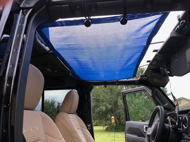 Jeep Wrangler JL Alien Sunshade Customer Showcase and Gallery alien - 1