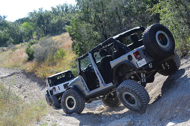 Jeep Wrangler JL Video: They say the JL Rubicon can fit 35's without a lift, this video says otherwise DSC_0381_zpse4217e19